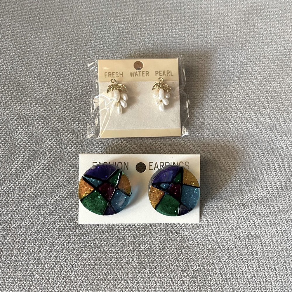 2 sets NWOT pairs of earings